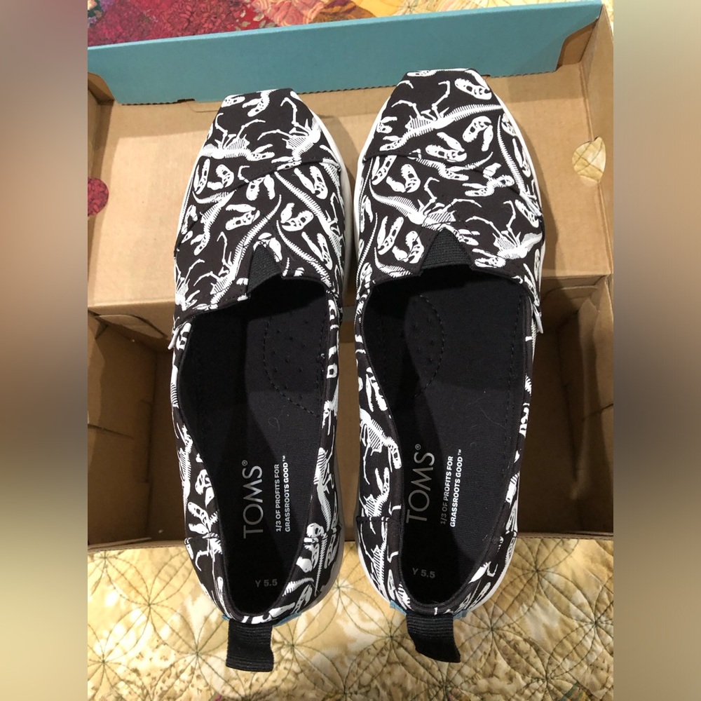 Youth glow in the dark T-Rex Toms youth 5.5